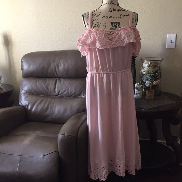 Lane Bryant Dresses & Skirts - Lane Bryant light pink dress size 14 16
